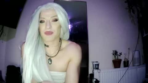 Pluto pullin online show from November 2025 04:37:01 AM