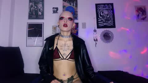    online show from November 2025 10:52:02 PM