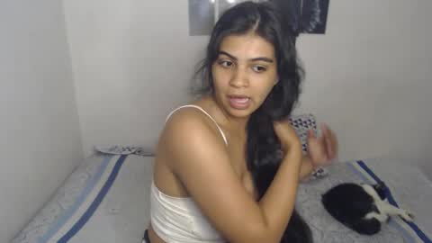 Snapshot of pocahontas_princess__ chatting on February 2026 03:51:02 AM Pocahontas online show from February 2026 03:51:02 AM