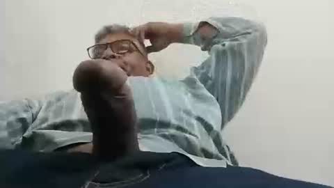 poli online show from December 2024 11:45:02 AM