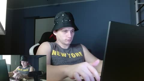 Poliglotjoe2 online show from February 2026 03:46:02 AM