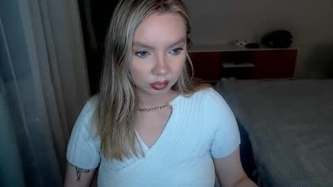 PolinaJones online show from June 2026 06:14:01 PM