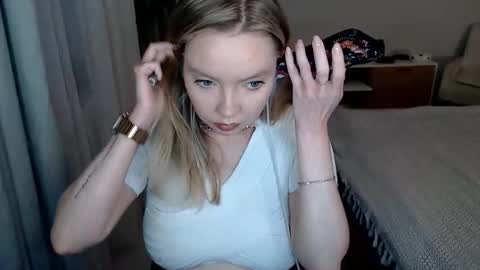 PolinaJones online show from June 2026 05:46:01 PM