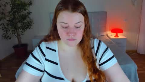 Polina online show from December 2025 03:38:02 PM
