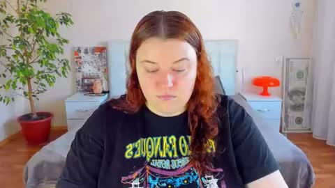 Snapshot of polinasallivan chatting on June 2026 02:16:02 PM Polina online show from June 2026 02:16:02 PM