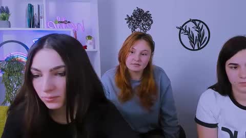 Snapshot of polly_cute1 chatting on February 2026 12:45:01 PM polly_cute1 online show from February 2026 12:45:01 PM