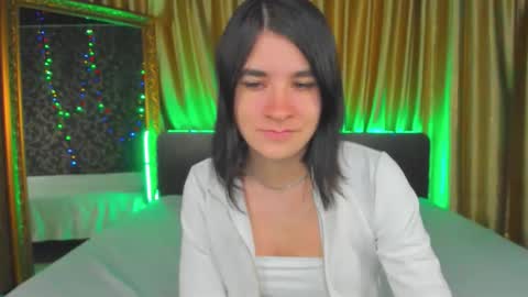 Polly online show from October 2025 06:20:02 AM