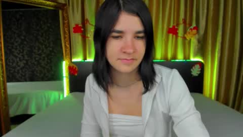 Polly online show from October 2025 06:03:02 AM