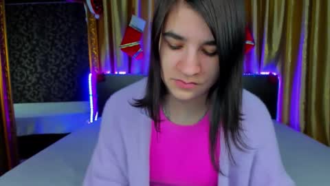 Polly online show from December 2025 07:14:02 AM