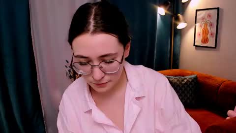 Snapshot of polly_pop_ chatting on June 2026 09:37:01 AM Polly online show from June 2026 09:37:01 AM