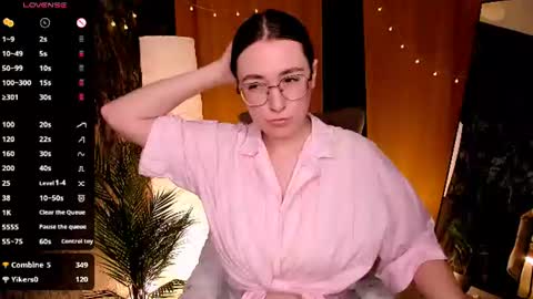 Snapshot of polly_pop_ chatting on July 2026 09:51:02 AM Polly online show from July 2026 09:51:02 AM
