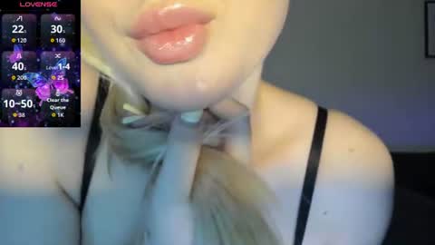 polly_skil online show from June 2026 07:49:01 PM