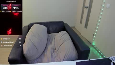 Polly online show from March 2026 11:33:01 PM