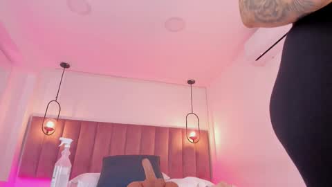 POLLY online show from January 2026 10:20:01 AM