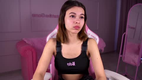 Polly online show from February 2025 07:18:01 AM