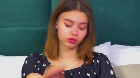 Polly online show from February 2025 12:00:02 PM