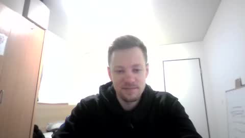 pommesmiteiscreme online show from February 2025 03:19:01 AM