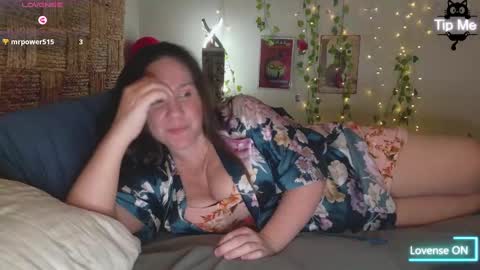 Snapshot of pooncahantits chatting on October 2025 12:30:02 AM Emily at Home online show from October 2025 12:30:02 AM