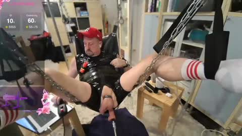 Snapshot of poppersbator73 chatting on February 2025 06:37:01 PM poppersbator73 online show from February 2025 06:37:01 PM