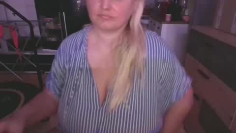 Snapshot of pornbusty chatting on February 2025 08:35:02 PM MelissOfficial online show from February 2025 08:35:02 PM