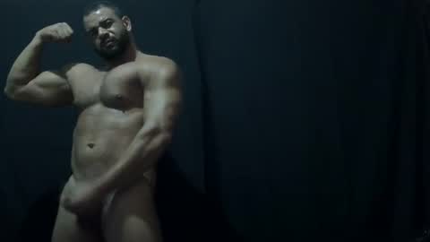 Snapshot of powerdmuscle chatting on April 2026 12:10:01 AM powerdmuscle online show from April 2026 12:10:01 AM