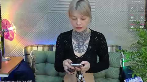 Snapshot of powerrr_ chatting on June 2026 04:37:02 AM Lola online show from June 2026 04:37:02 AM