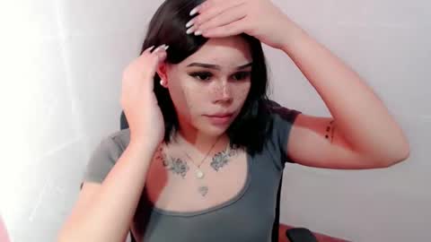 Snapshot of preciousangel69xxx chatting on January 2025 12:06:02 AM MAXXINE online show from January 2025 12:06:02 AM