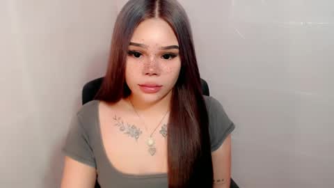 Snapshot of preciousangel69xxx chatting on February 2025 09:28:01 PM MAXXINE online show from February 2025 09:28:01 PM