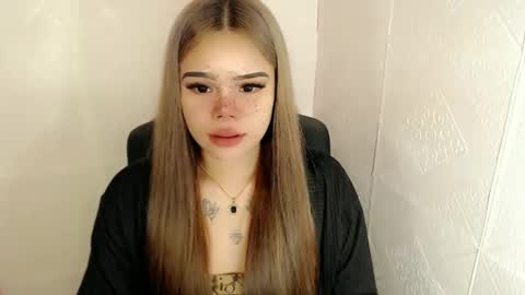 Snapshot of preciousangel69xxx chatting on February 2025 11:32:01 PM MAXXINE online show from February 2025 11:32:01 PM