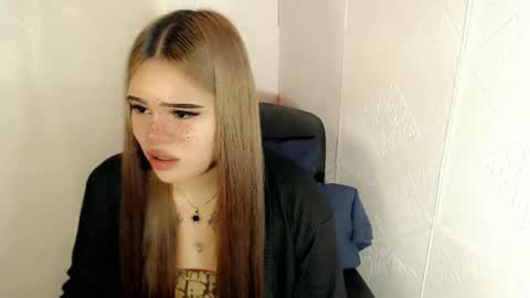 Snapshot of preciousangel69xxx chatting on March 2025 06:37:01 AM MAXXINE online show from March 2025 06:37:01 AM