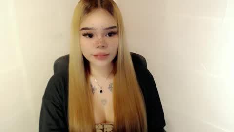 Snapshot of preciousangel69xxx chatting on December 2025 04:29:02 AM MAXXINE online show from December 2025 04:29:02 AM