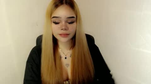 Snapshot of preciousangel69xxx chatting on December 2025 05:59:02 AM MAXXINE online show from December 2025 05:59:02 AM