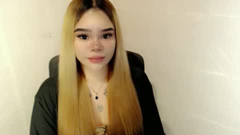 Snapshot of preciousangel69xxx chatting on February 2026 06:18:02 AM MAXXINE online show from February 2026 06:18:02 AM