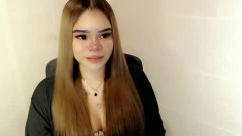 Snapshot of preciousangel69xxx chatting on February 2026 10:01:02 AM MAXXINE online show from February 2026 10:01:02 AM