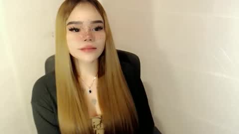 MAXXINE online show from April 2026 06:00:02 AM