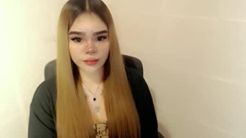 Snapshot of preciousangel69xxx chatting on April 2026 07:17:02 AM MAXXINE online show from April 2026 07:17:02 AM