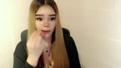 Snapshot of preciousangel69xxx chatting on May 2026 04:07:02 AM MAXXINE online show from May 2026 04:07:02 AM