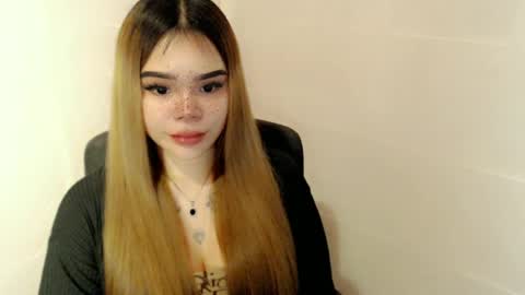 Snapshot of preciousangel69xxx chatting on May 2026 02:28:01 AM MAXXINE online show from May 2026 02:28:01 AM