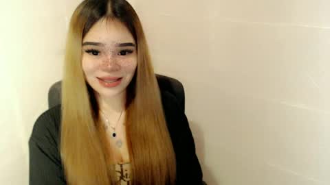 Snapshot of preciousangel69xxx chatting on May 2026 12:04:02 PM MAXXINE online show from May 2026 12:04:02 PM