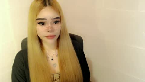 Snapshot of preciousangel69xxx chatting on June 2026 02:51:02 AM MAXXINE online show from June 2026 02:51:02 AM