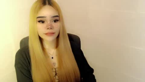 Snapshot of preciousangel69xxx chatting on July 2026 05:45:02 AM MAXXINE online show from July 2026 05:45:02 AM