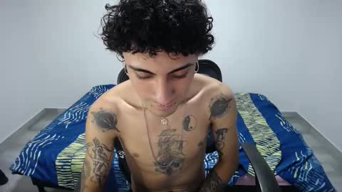 Snapshot of present_the_magic chatting on October 2025 06:41:02 PM Plux online show from October 2025 06:41:02 PM