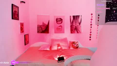 Snapshot of pretti_scarlett chatting on June 2026 01:44:02 AM pretti scarlett online show from June 2026 01:44:02 AM