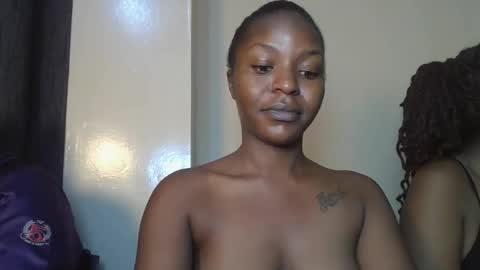 Snapshot of prettie_dee chatting on November 2025 02:18:01 PM Bad gurl Riri online show from November 2025 02:18:01 PM