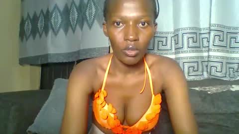 Snapshot of prettie_petitee chatting on February 2026 10:54:02 AM prettie_petitee online show from February 2026 10:54:02 AM