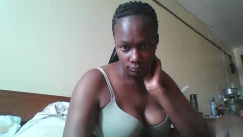 Snapshot of pretty_beib chatting on November 2025 09:19:02 AM Karol online show from November 2025 09:19:02 AM