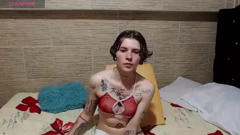 pretty_cristal22 online show from February 2025 10:51:01 PM