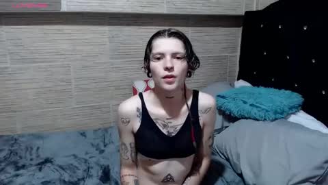 pretty_cristal22 online show from February 2025 11:44:02 AM