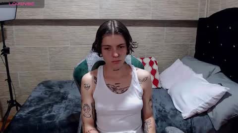 pretty_cristal22 online show from February 2025 10:42:02 PM