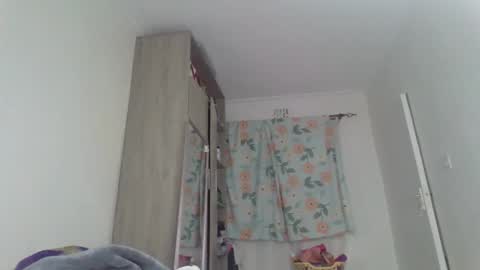 pretty_curvy99 online show from April 2026 08:51:01 PM